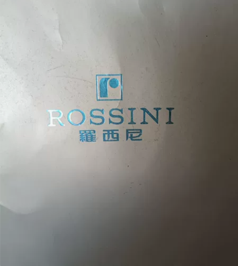 羅西尼女款手表，石英表，买了戴过两次就没戴...