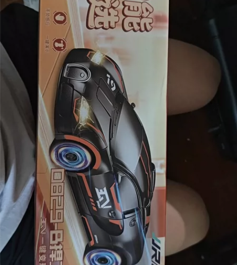 JJRC一键变形遥控车 全新，朋友送的，玩...