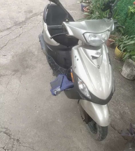 踏板车飞鹰踏板摩托车！有需要的联系2000...