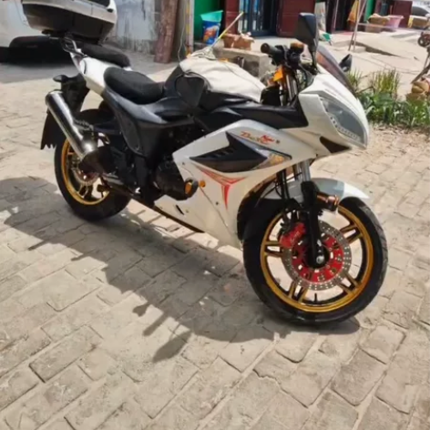 16年趴赛摩托车，带着牌，宗申150，双排...