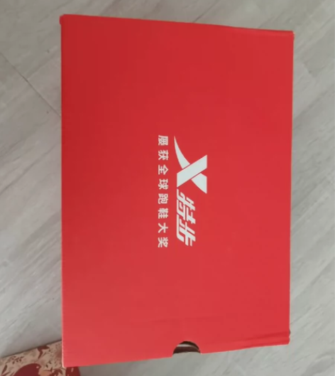 新鞋吊牌不在一次未穿纯新鞋 原价300多 ...