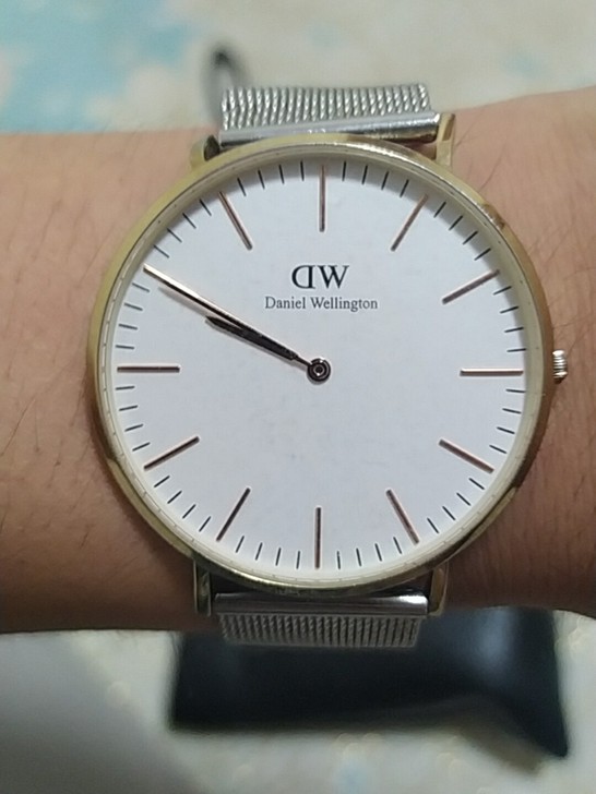 9.8成新,丹尼尔男士手表,专柜正品,发票...