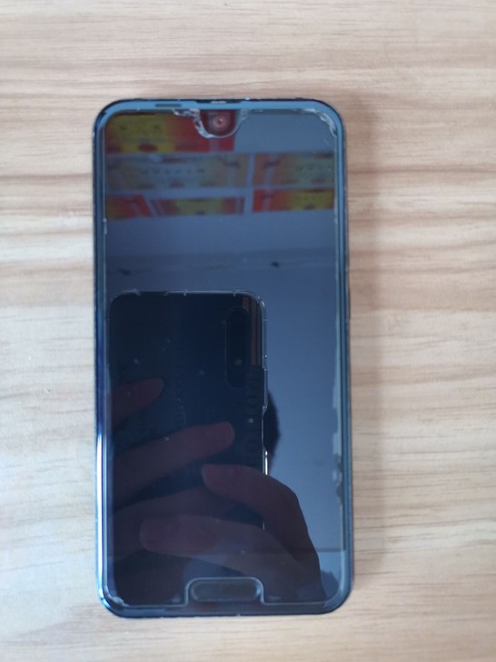 夏普rc  屏幕完好贴了膜 后盖伊拉克  ...