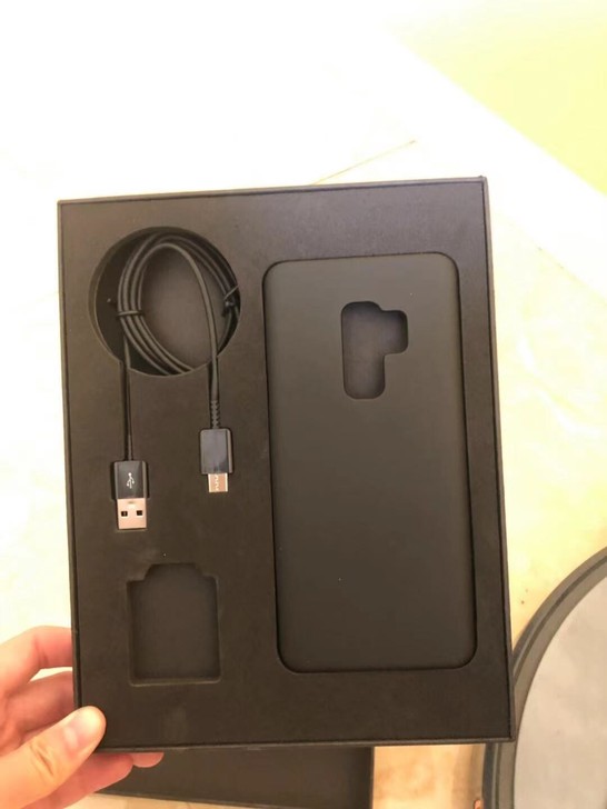 三星s9+,自用的,手机壳一个,手机壳盒子...