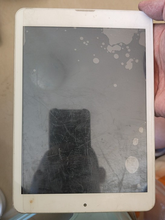 台电平板电脑，屏幕有膜，按键没有啦，不知好...