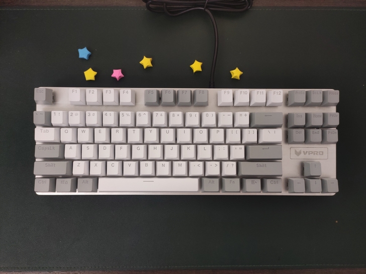 茶轴红轴！87键雷柏v500机械键盘