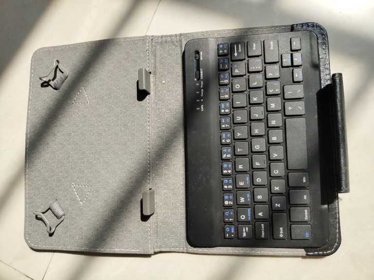 蓝牙键盘 手机、平板专用,带皮套 ,磁吸