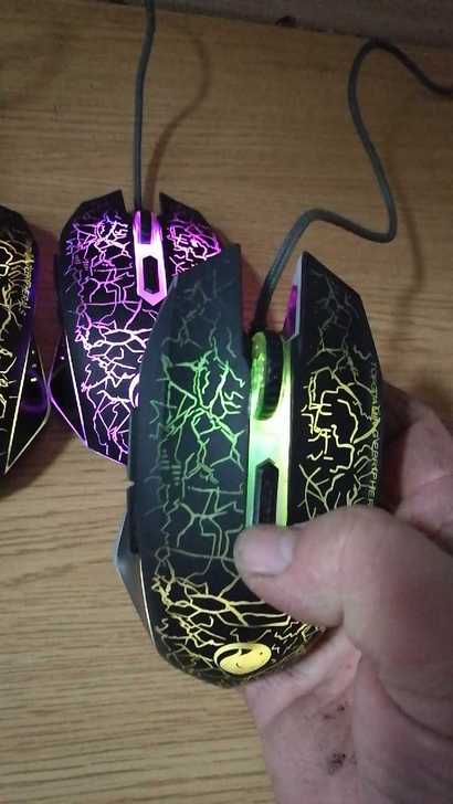 鼠标处理，有几十个，单价10一个，最低3个...