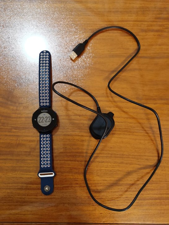 佳明 高尔夫手表 S5。新旧程度如图。只支...