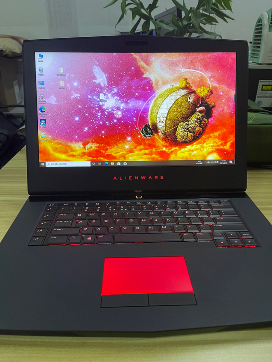 99新外星人15R3 七代1070游戏本