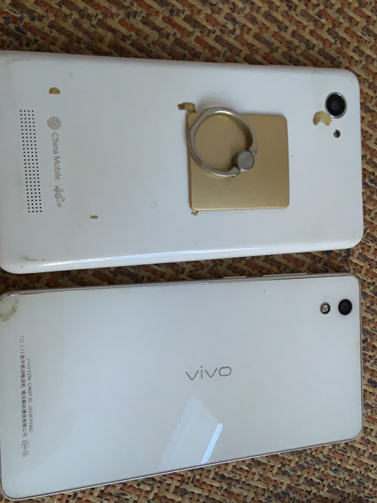 两部老手机能用，一部vivo另一部不清楚了...