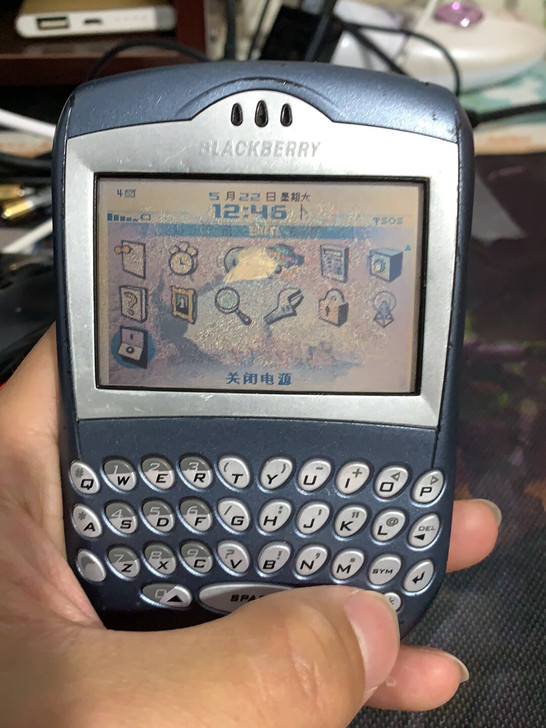 黑莓7290墨水屏手机，屏幕有个点。剩下的...