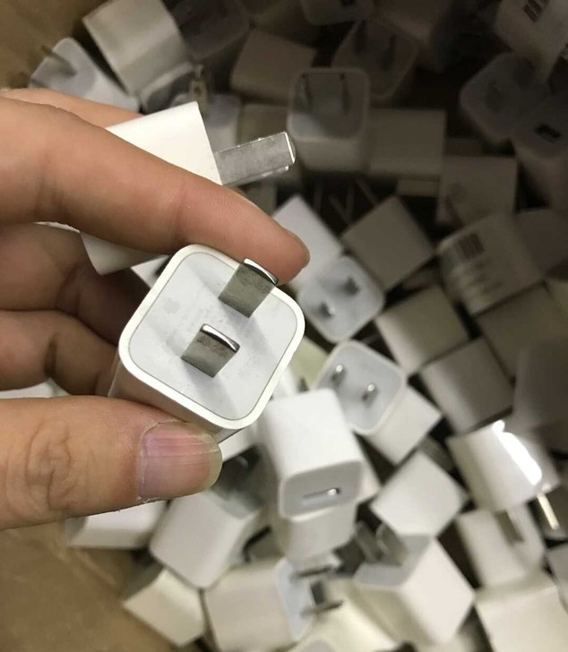 二手苹果5v1a原装拆机手机充电器。5w1...