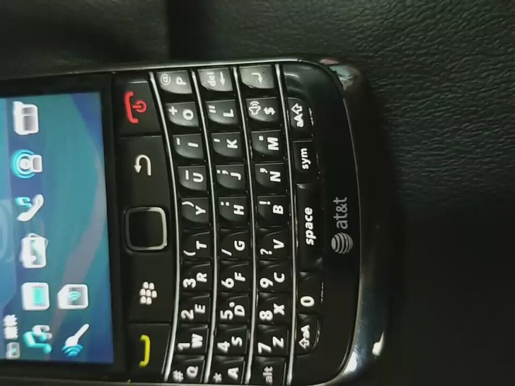黑莓9700价格只要69包邮