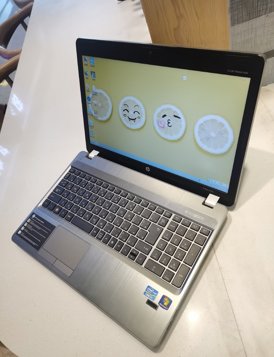 女生自用 惠普笔记本电脑 九成新