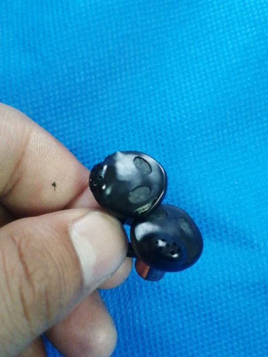 索尼MDR-ED12猪嘴耳机    右耳破...