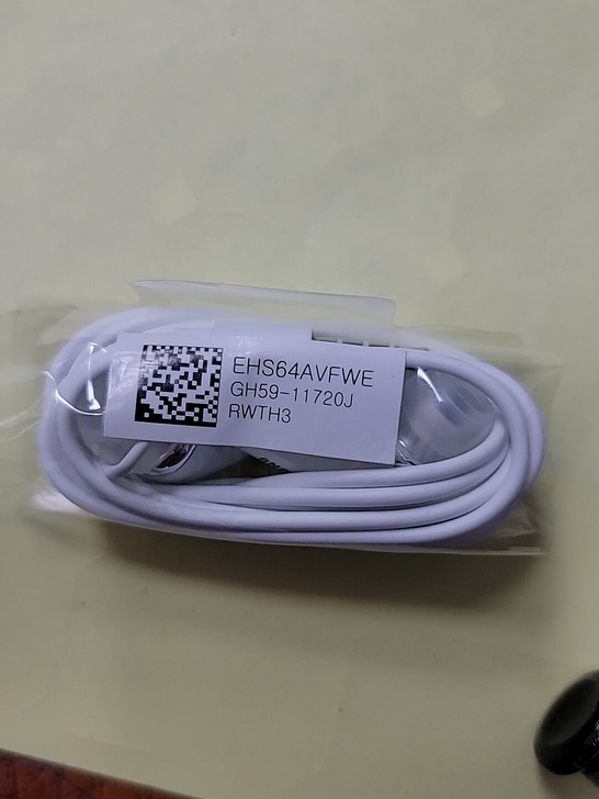 国行正品三星耳机,附带真假对比图,上真下假...