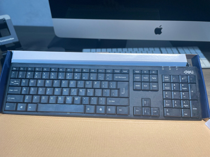 得力办公有线键盘，99新。带包装