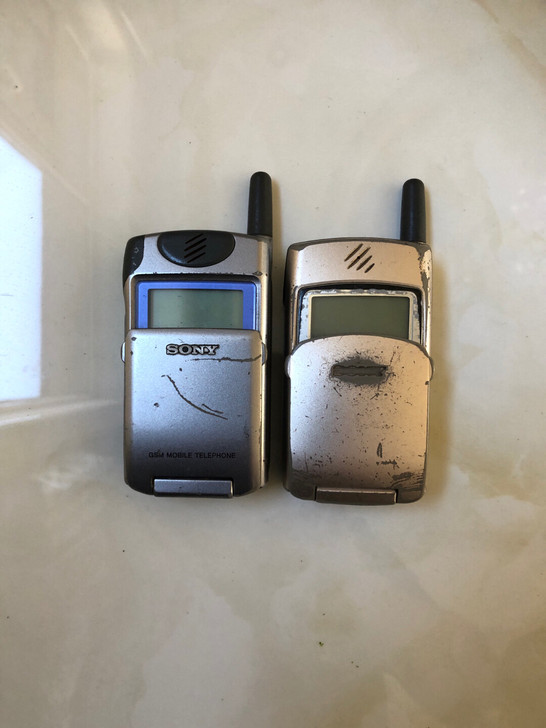 88包邮两部索尼Z5、索尼Z28古董手机打...