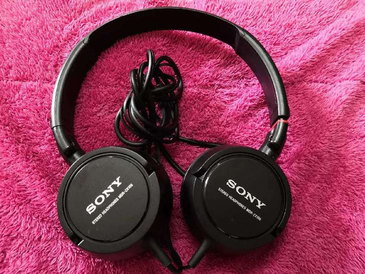 正品原装索尼头戴式MDR-ZX100耳机