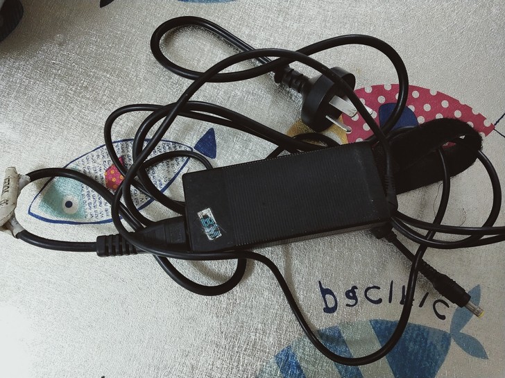 清华同方笔记本电脑。转手原因 不上班儿了，...