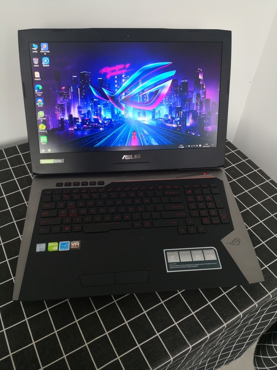 华硕 败家之眼 GTX1070游戏本。成色...