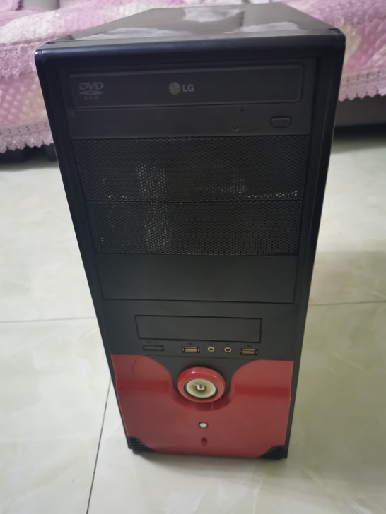 电脑空机箱 15元一个  本地自取不发外地