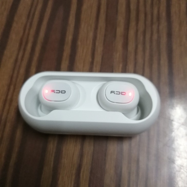 全新QCYT1耳机，连接方便，音质清晰，优...