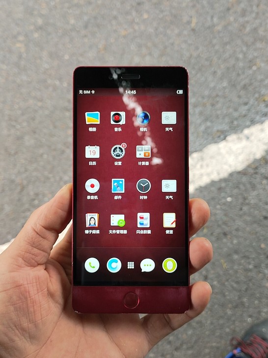 锤子手机4+64，露背光，特价处理。