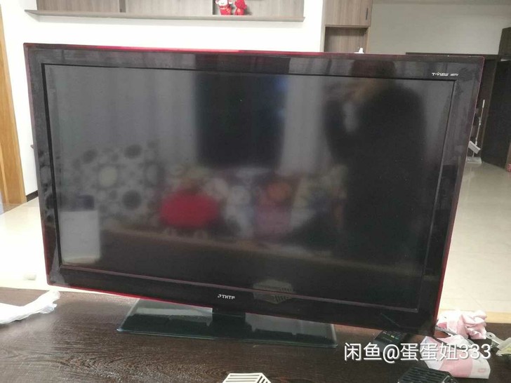 42寸清华同方led电视显示器，8层新，重...