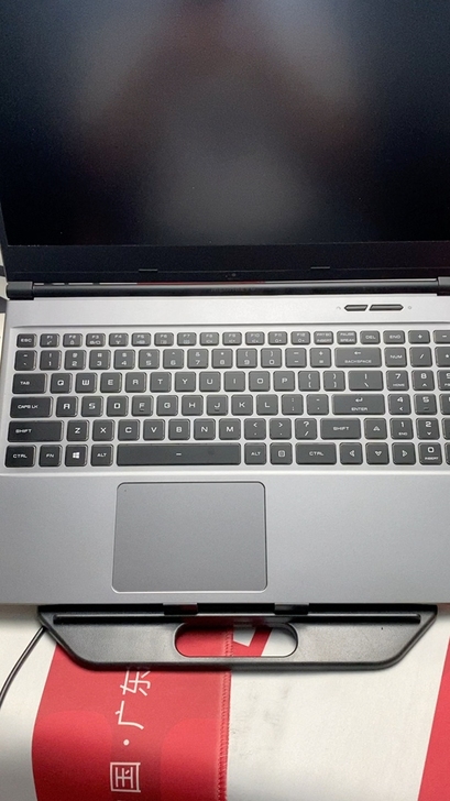 9.5新机械革命z2笔记本电脑 i7九代1...