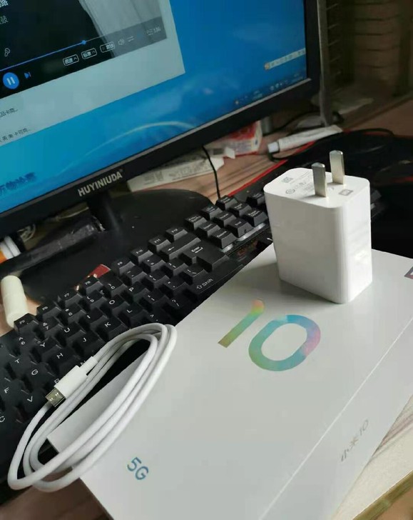 闲置一套小米10原装30W充电器 红米K3...