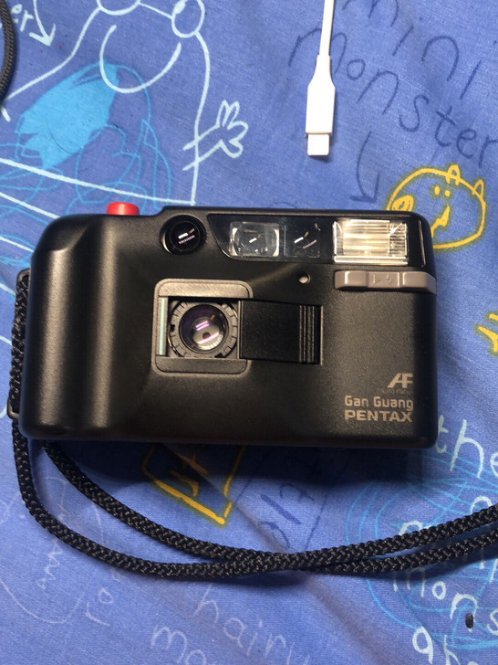 宾得胶卷照相机,成色九成新。各项功能正常,...