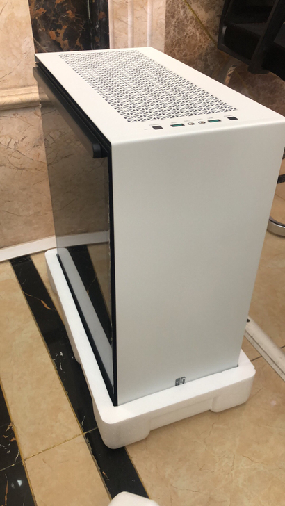 全新魔方310p机箱，机箱自带1拖4的温控...