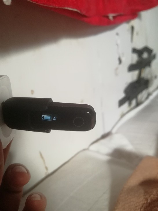 荣耀手环，买回来就没用过，最好同城交易
