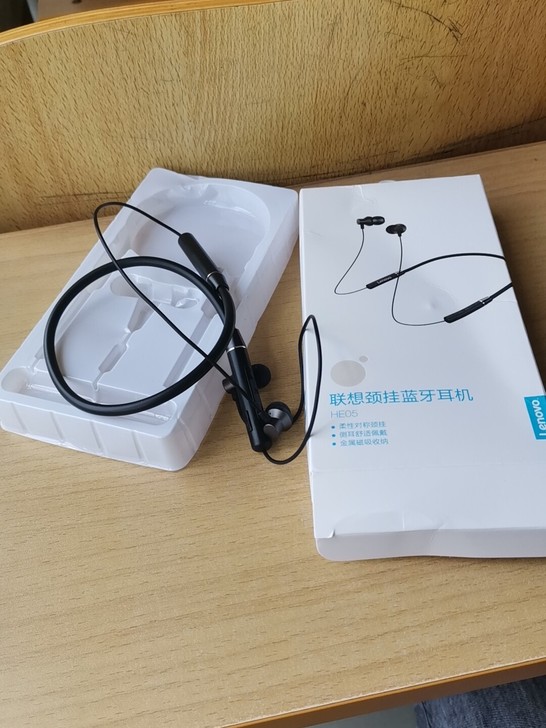 联想蓝牙耳机HE05