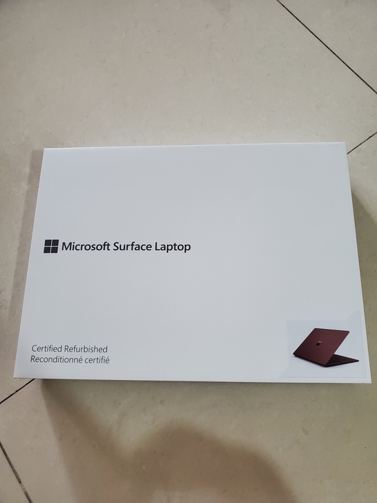 绝版的酒红色微软surface lapto...