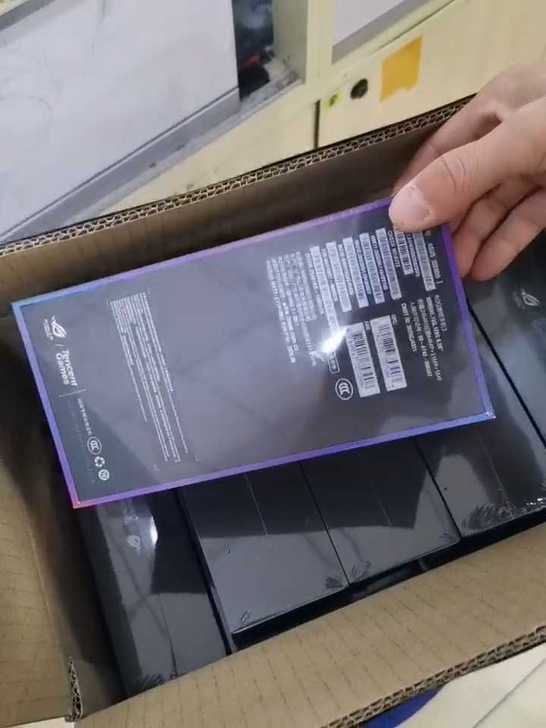 华硕ROG游戏手机3  12G运行 128...