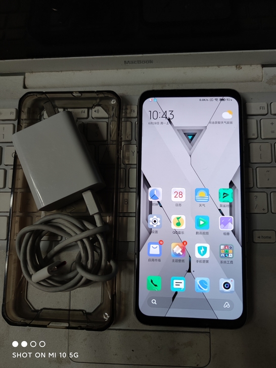 黑鲨3，5g，白色国行全网通，8+128g...