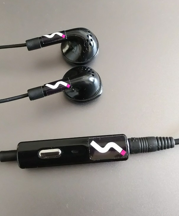 松下S系列早期磁带随身听单键线控耳机