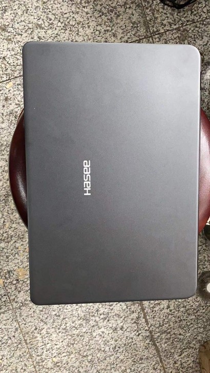 神舟笔记本 配置高 性价比高 成色新 很新