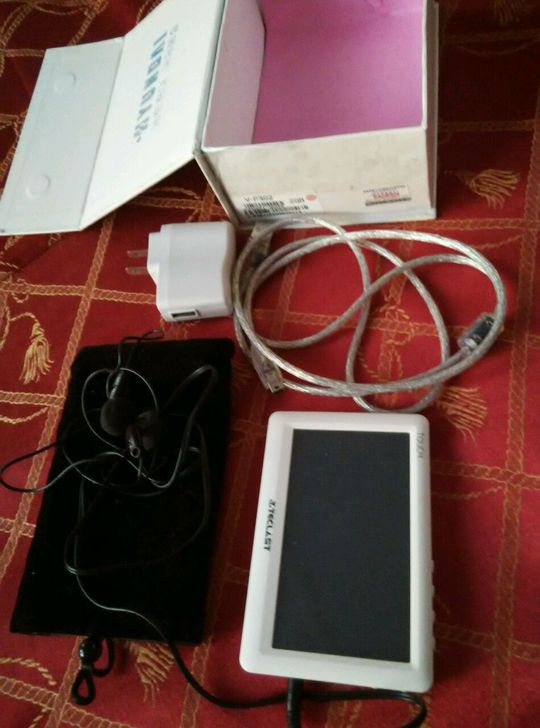 台电P5一台配件全9成新，内存8G。