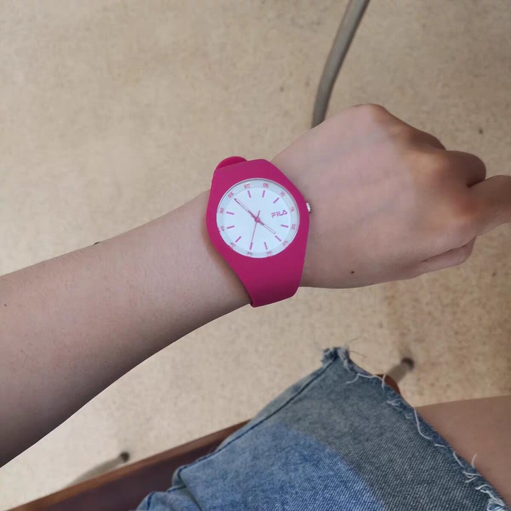 20元的斐乐手表