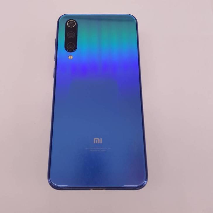 9新 小米手机9 SE 全息幻彩蓝 6G+...