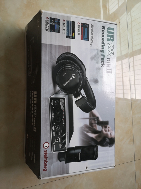 雅马哈ur22mk2 声卡话筒耳机