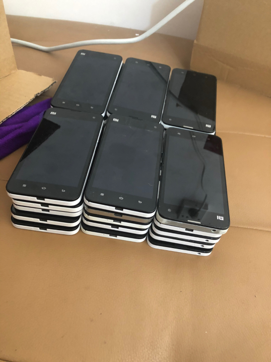 小米2A工作室手机，功能正常内存16，打包...