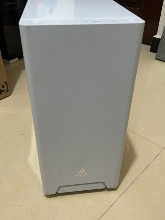 机箱一个 20本地来抬。外地勿扰