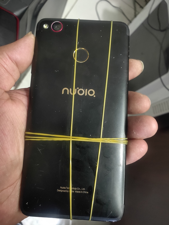 努比亚z11minis。屏幕不触摸。换过外...