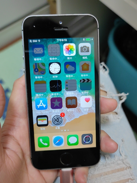 苹果5s，a1528，国行联通版，内存32...