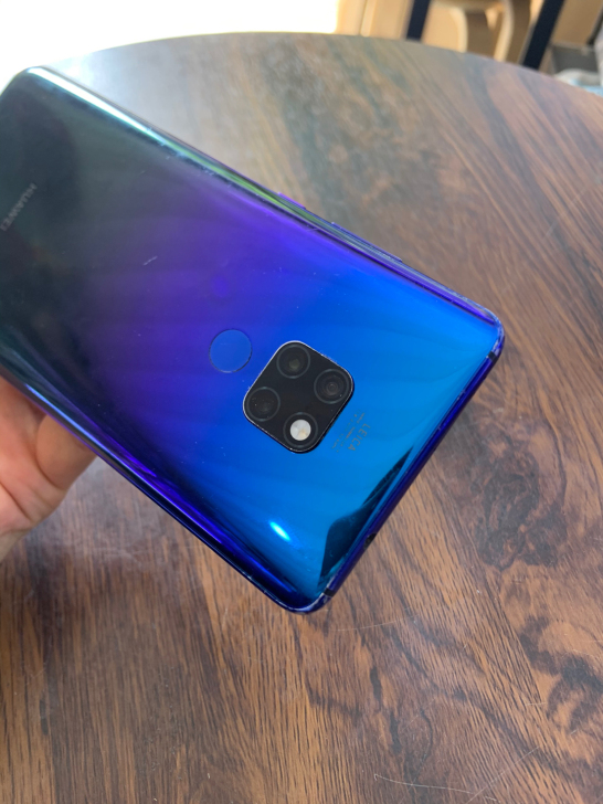 8新 华为mate20 6+128g 后指...